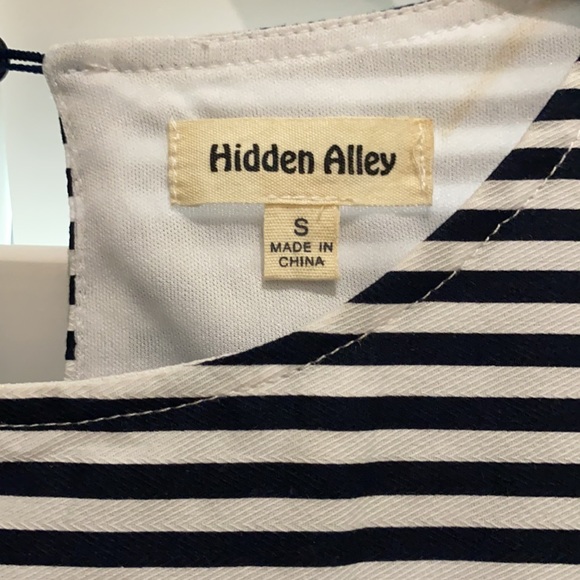 Dress - Picture 3 of 3